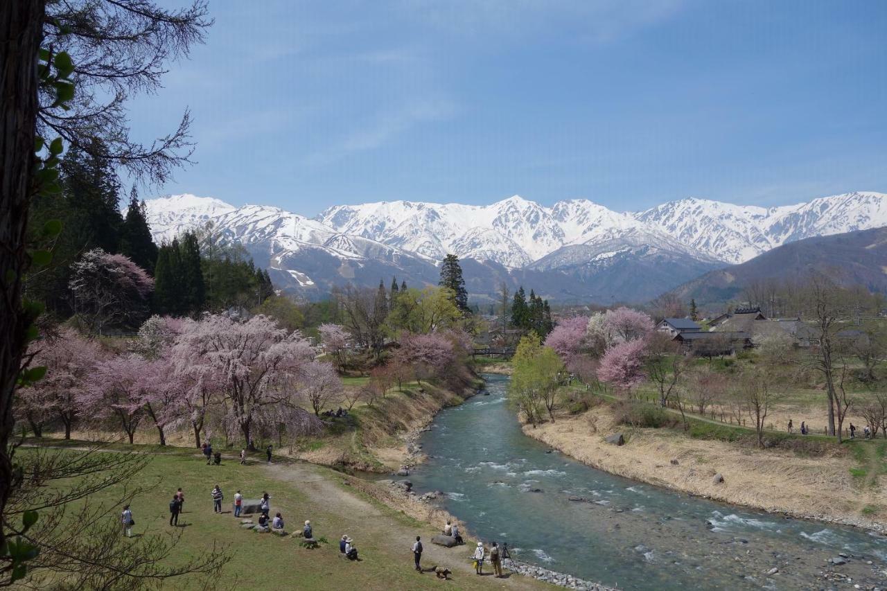 Community House Tyrolien Otel Hakuba Dış mekan fotoğraf