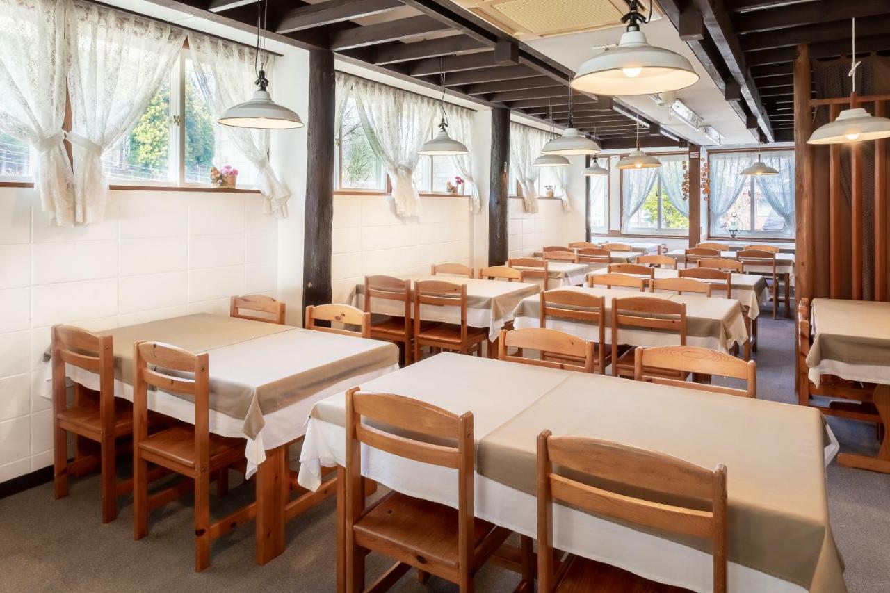 Community House Tyrolien Otel Hakuba Dış mekan fotoğraf